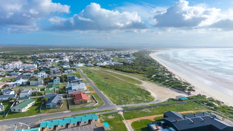 4 Bedroom Property for Sale in Struisbaai Western Cape